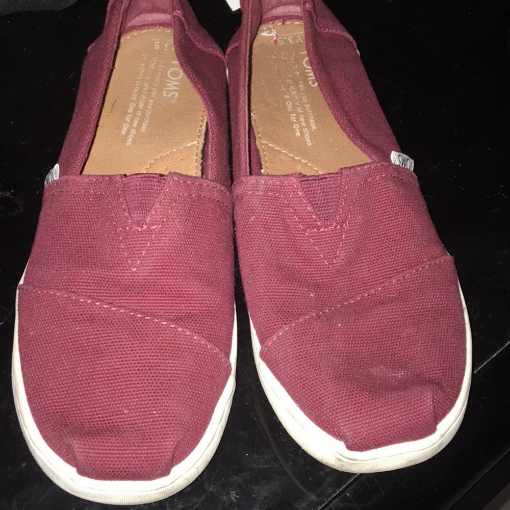 Toms - Picture 2 of 2